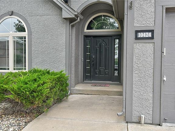 4th image of 10424 N Cypress Ave