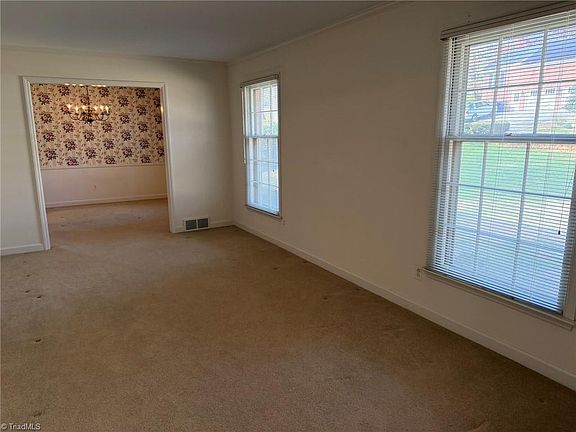 3rd image of 170 Hearthside Dr