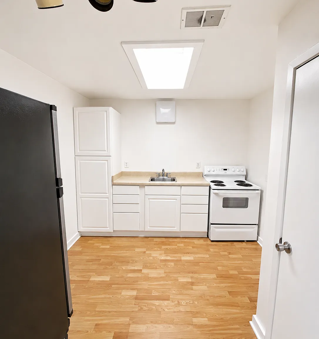 2 bed, 800 sqft, $1,450 — Photo 2