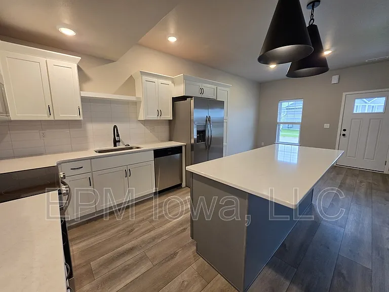 2309 Water Tower Pl — Photo 2