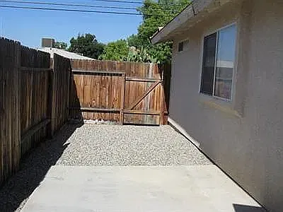 2 bed, 784 sqft, $1,600 — Photo 4