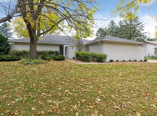 683 Apache Ln, Mendota Heights, MN 55120
