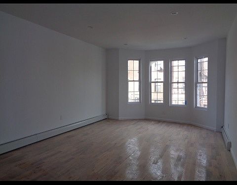 1st image of 1542 Hoe Ave #3BD