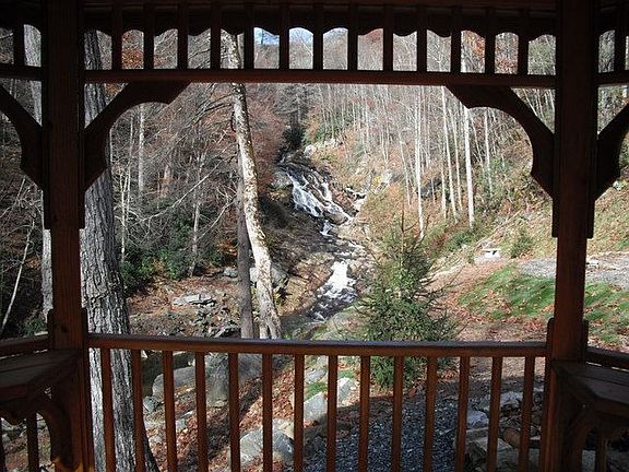 3rd image of 2583 Howards Creek Rd