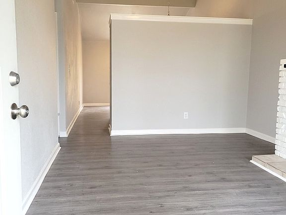 3rd image of 5838 MIDCROWN DR