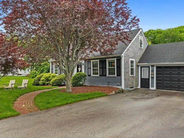 221 Central St, Hingham, MA 02043