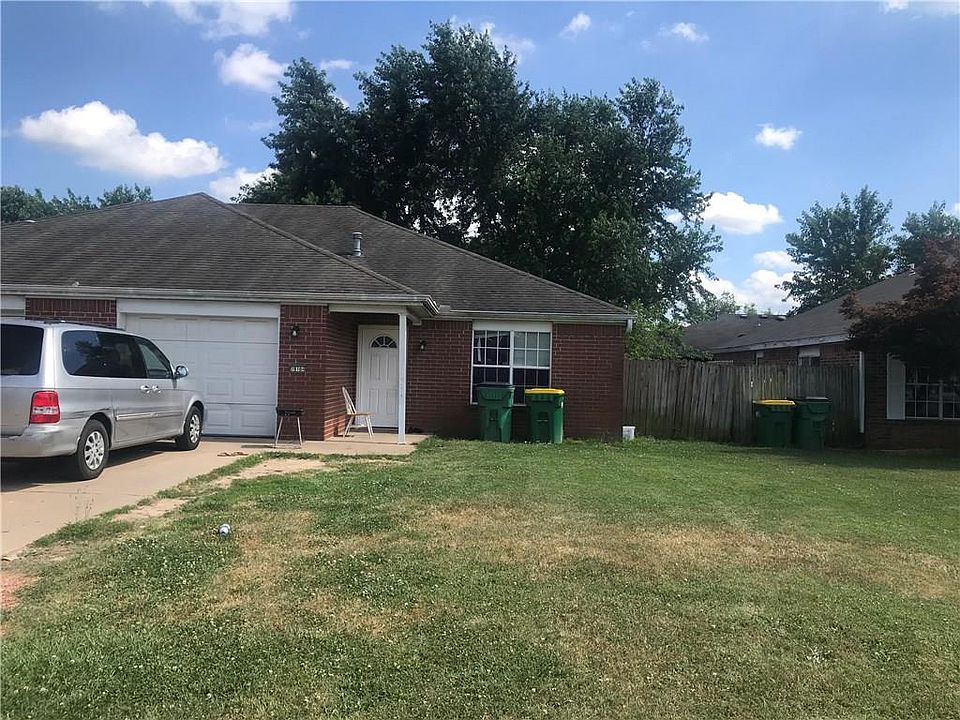 2nd image of 2818 Yorkshire Cir