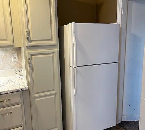 3rd image of 1021 Dover Ave