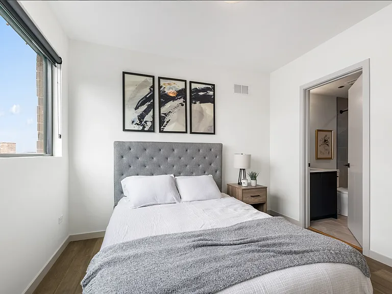 516 W Arlington Pl — Photo 19
