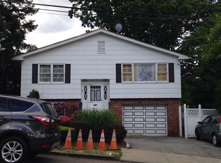 114 Holls Ter N, Yonkers, NY 10701