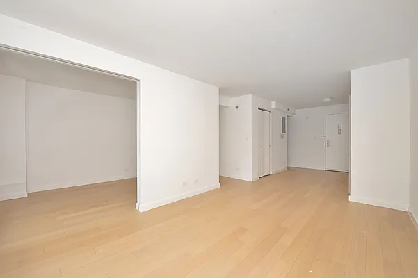 Rented by Manhattan Realty Group | media 5