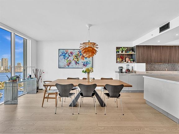 4th image of 3201 NE 183rd St APT 2102