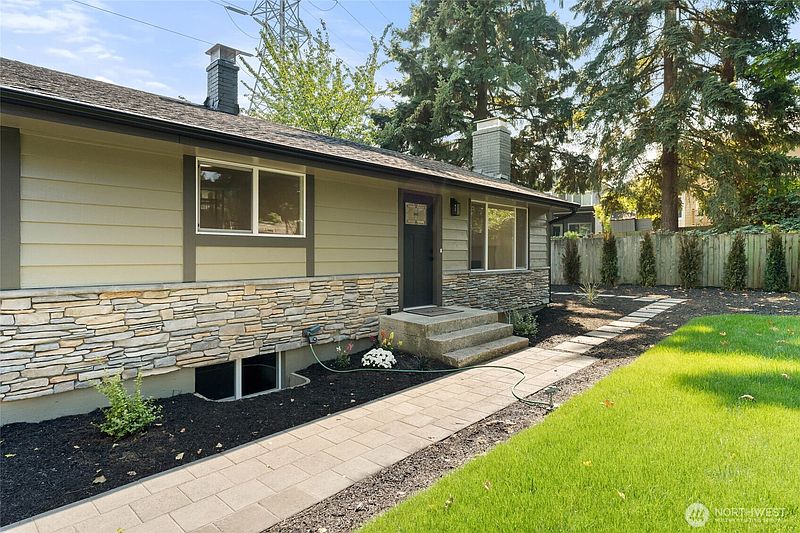 2nd image of 12215 SE 35th Street