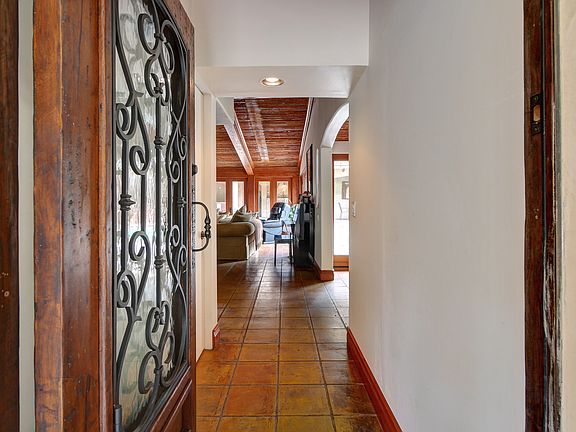 4th image of 1324 Benedict Canyon Dr