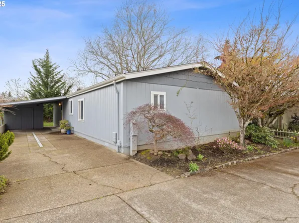 625 SW 9th St Unit 27, Dundee, OR 97115