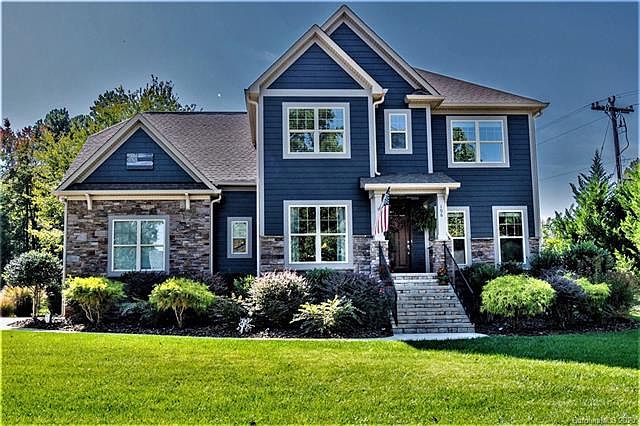1st image of 106 Lakeshore Hills Dr