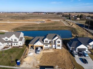 6928 Wilderness Pointe, Bettendorf, IA 52722