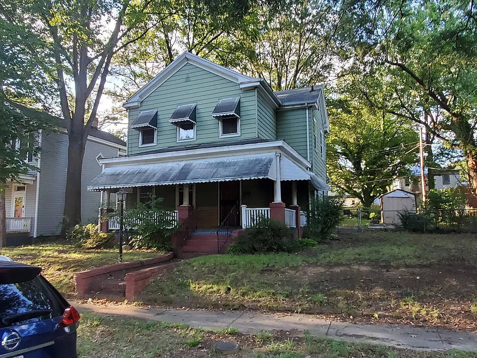 606 E Gladstone Ave