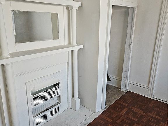 4th image of 227 Munson Ave