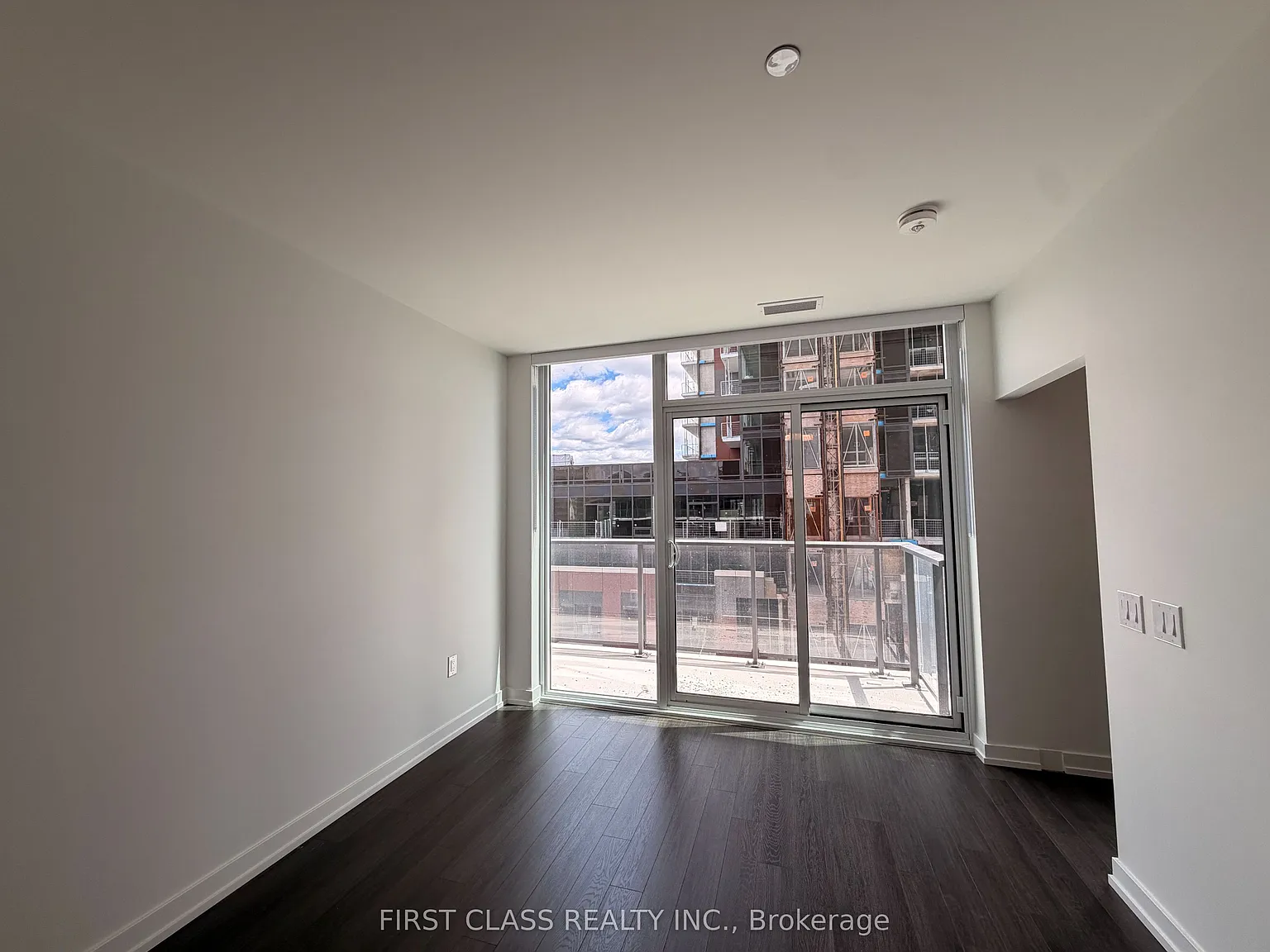2 bed, $2,350 — Photo 4
