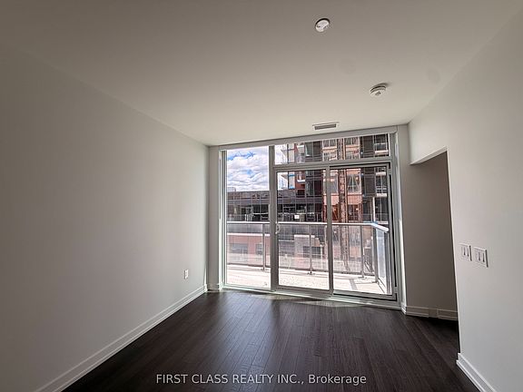 4th image of 4010 Eglinton Ave W #825