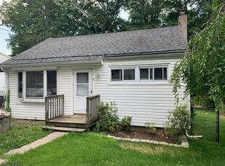 71 Brooklyn Rd, Stanhope, NJ 07874