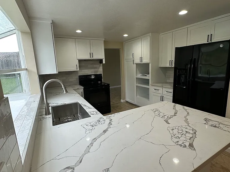 704 Windward Ct — Photo 11