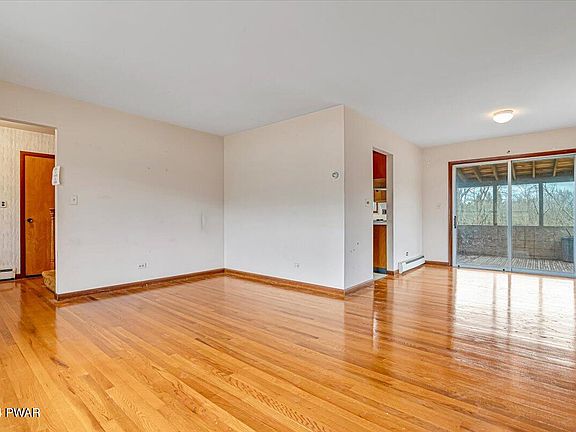 4th image of 829 Long Ridge Rd