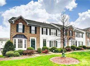 9821 Mallard Glen Dr, Charlotte, NC 28262