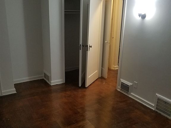 2nd image of 10 Corbin Ct #2