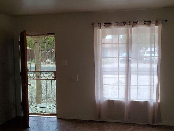 3rd image of 2151 W Indianola Ave