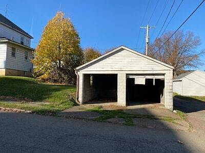 2nd image of 1244 S Seneca Ave