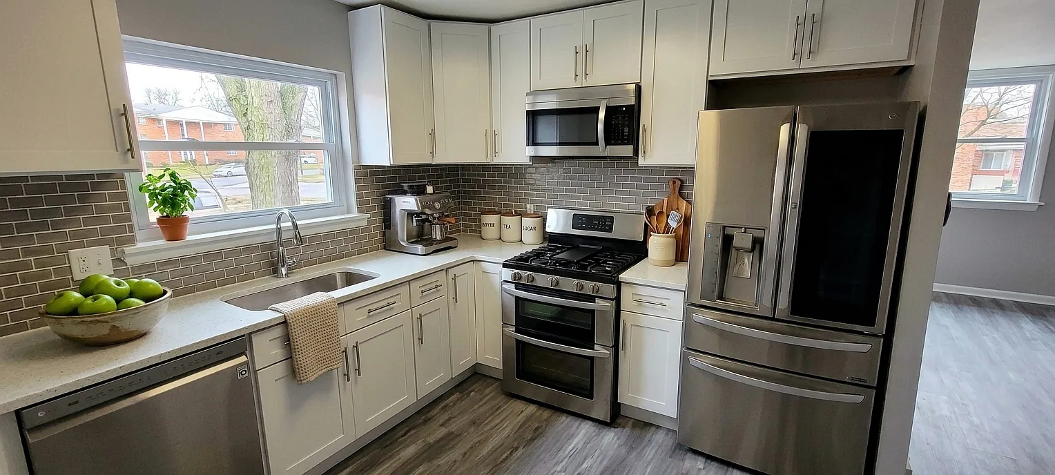 3 bed, 1000 sqft, $1,950 — Photo 1