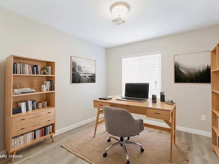 1004 Siena Hills Ln — Photo 15