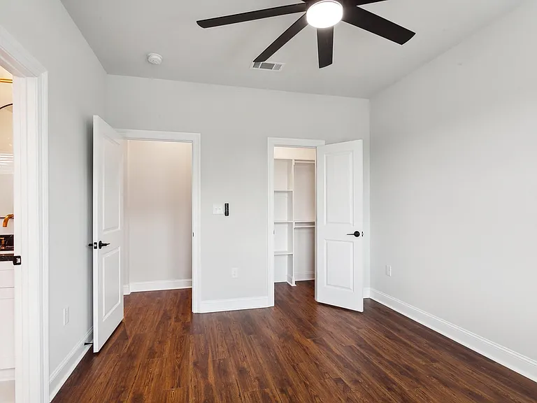 1324 Harrison Ave — Photo 8