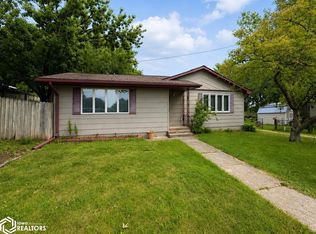 511 7th St, Maxwell, IA 50161