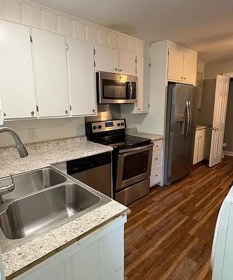 114 N Meade St #B — Photo 5