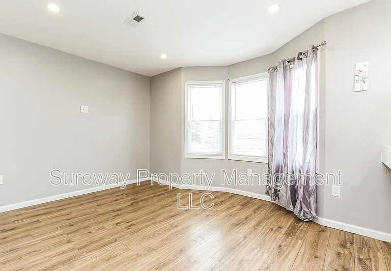 300 Darcy Ave #B — Photo 2