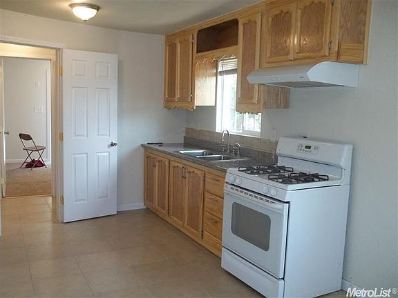 3rd image of 5009 Baker Ave
