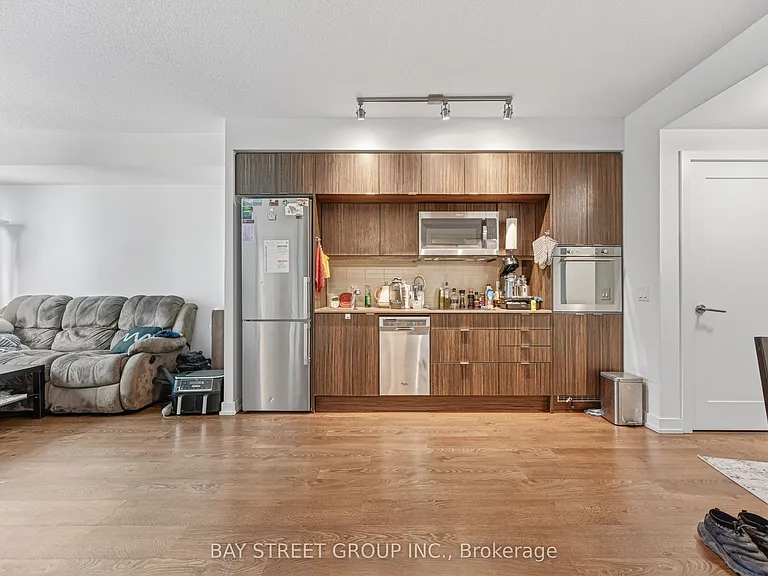 10 York St #1002 — Photo 17