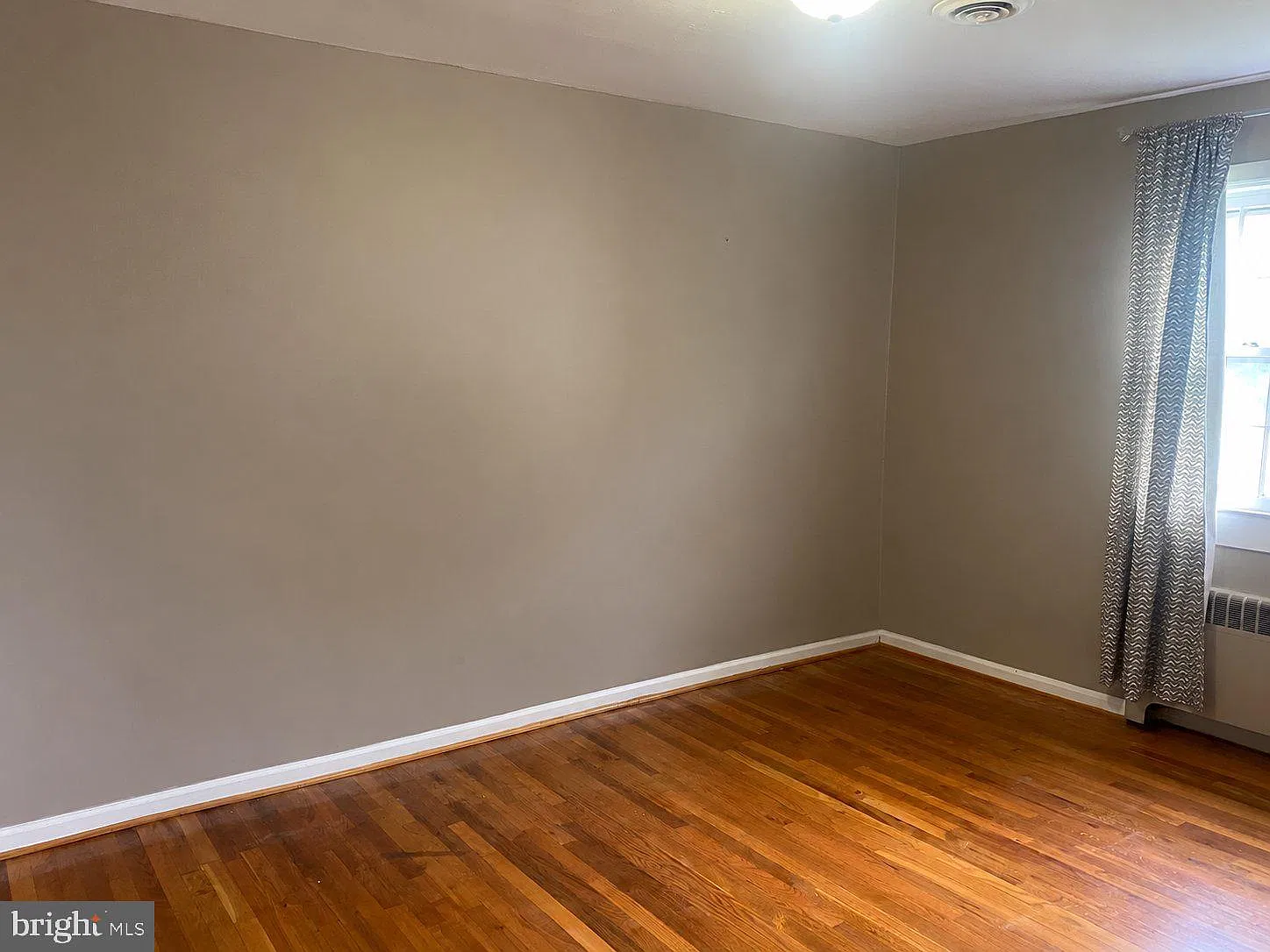 2 bed, 1.0 bath, 856 sqft, $1,800 — Photo 3