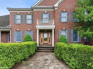 23914 N Hillfarm Rd, Lake Barrington, IL 60010