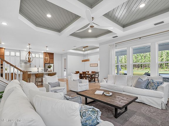 5th image of 114 PALM CREST Drive