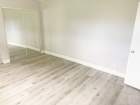 3rd image of 195 SE 10th St #3