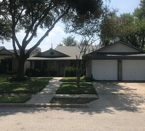 2nd image of 207 Spur Dr