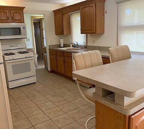 3rd image of 6173 Fieldstone Trl