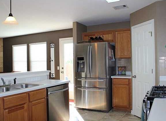 3rd image of 700 Escondido Dr