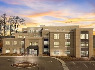 22700 Lake Rd #503, Rocky River, OH 44116