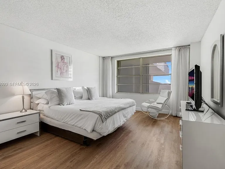199 Ocean Lane Dr #1006 — Photo 8