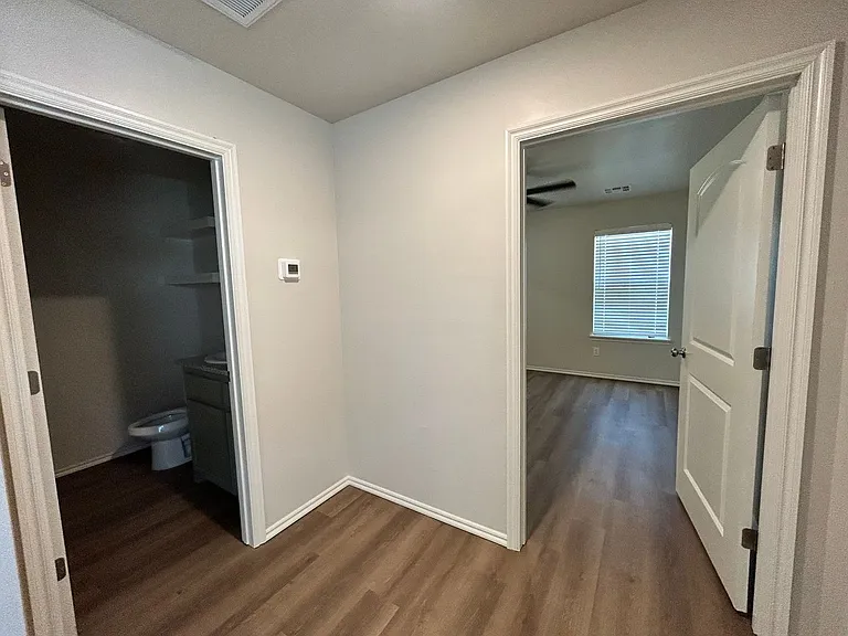 10805 NW 119th Pl — Photo 8